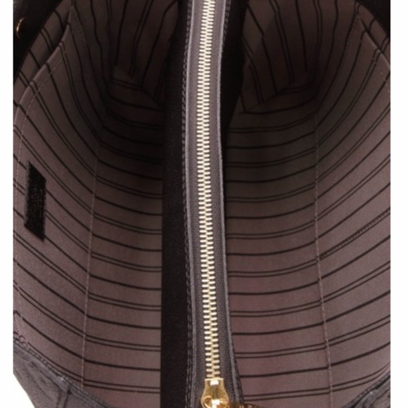 Louis Vuitton Montaigne MM Empreinte Leather - Picture 2 of 11